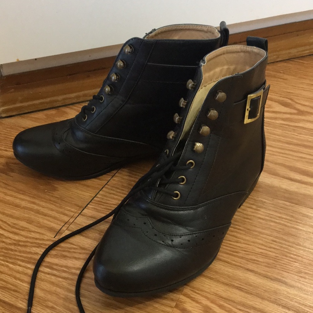 Black, old fashioned lace up booties!